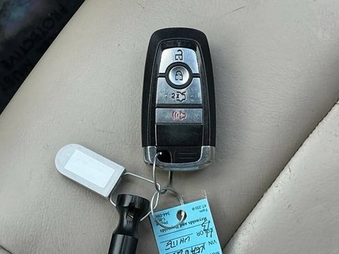 Used 2019 Ford Expedition XLT AWD/4WD image 34