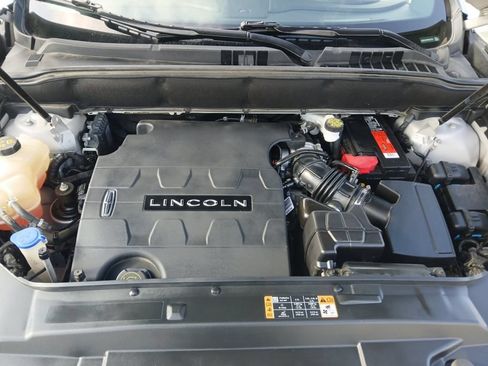 Used 2018 Lincoln MKX Reserve w/ Driver Assistance Package FWD image 9