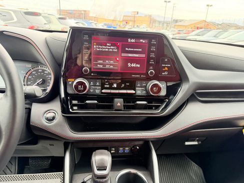 Used 2022 Toyota Highlander XSE image 22