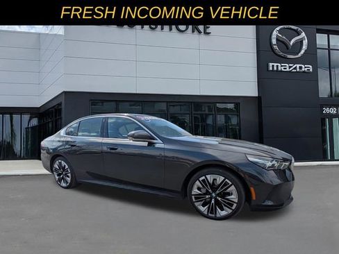 Used 2025 BMW 540i xDrive image 1