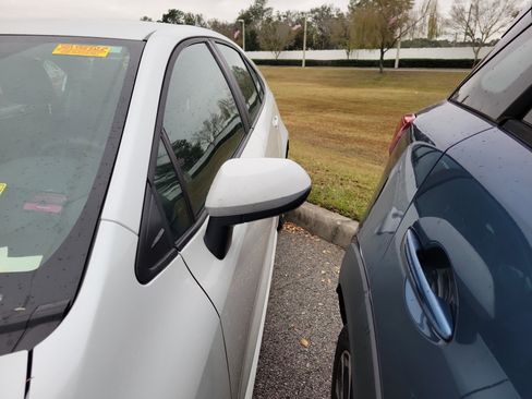 Used 2025 Toyota Corolla LE image 30