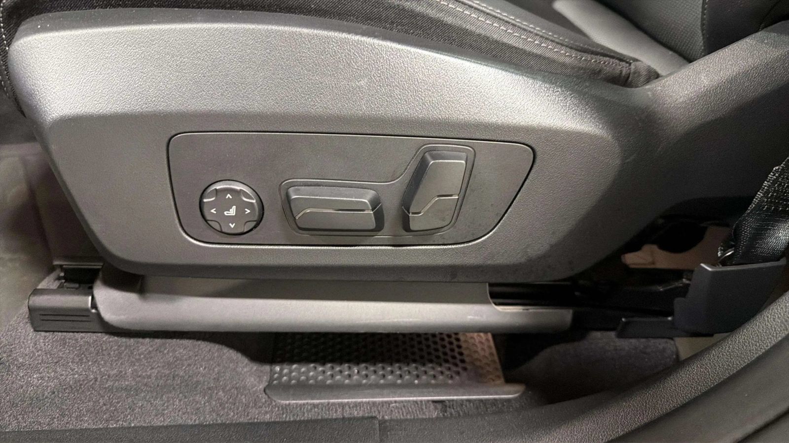 Used 2023 BMW X1 xDrive28i w/ Convenience Package AWD/4WD image 32