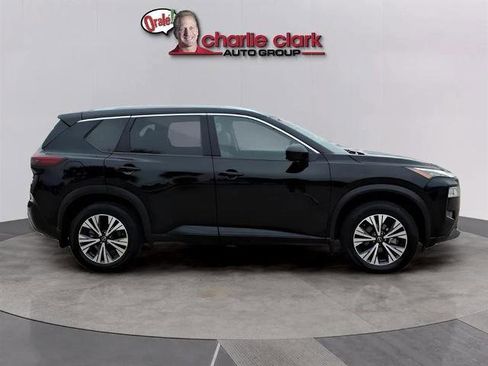 Used 2023 Nissan Rogue SV w/ SV Premium B Package image 6