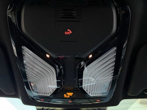 Used 2021 BMW M4 Competition w/ M Carbon Exterior Package image 43