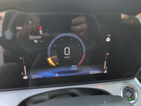 Used 2025 Chevrolet Trax LT FWD image 12