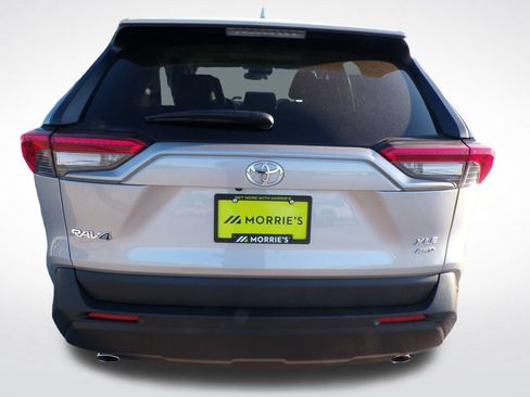 Used 2019 Toyota RAV4 XLE Premium w/ Cold Weather Package AWD/4WD image 5