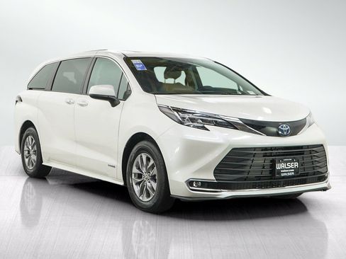 Used 2021 Toyota Sienna XLE AWD/4WD image 7