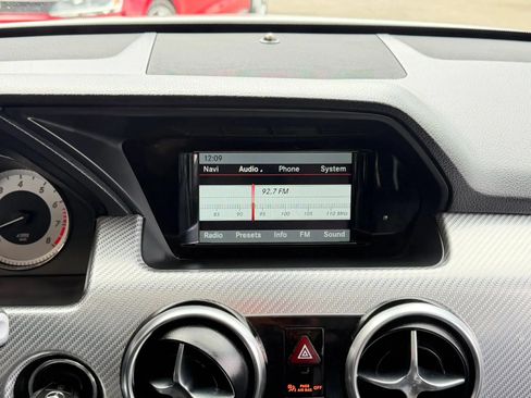 Used 2014 Mercedes-Benz GLK 350 4MATIC image 27