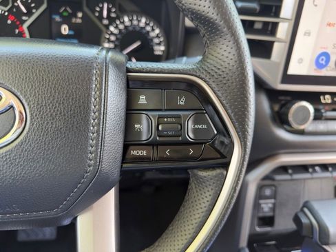 Used 2022 Toyota Tundra Limited RWD image 5