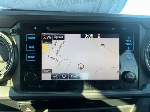 Used 2019 Toyota Tacoma TRD Off-Road w/ Technology Package image 10