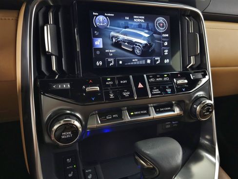 Used 2023 Lexus LX 600 4WD w/ Appearance Package image 30