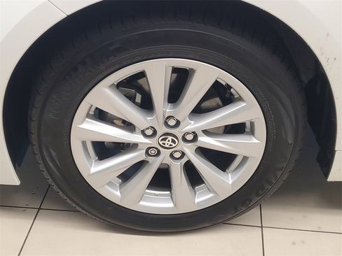 Used 2025 Toyota Corolla SE image 4