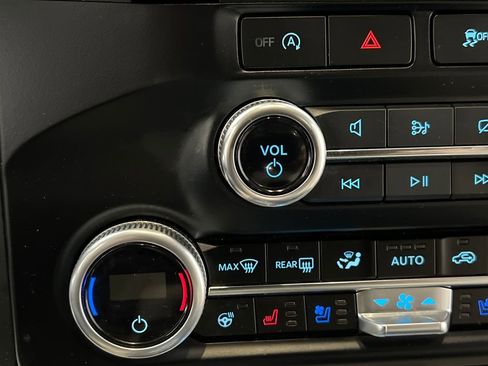Used 2024 Ford Expedition Max XLT image 59