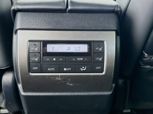 Used 2022 Lexus GX 460 Premium w/ Premium Package image 17