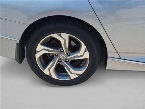 Used 2018 Honda Accord EX image 7