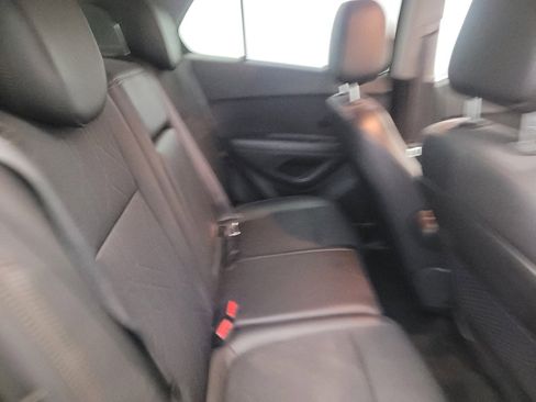 Used 2020 Chevrolet Trax LT w/ LT Convenience Package image 19