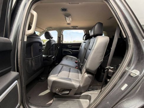 Used 2022 Kia Telluride LX AWD/4WD image 22
