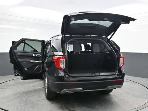 Used 2023 Ford Explorer XLT w/ Equipment Group 202A AWD/4WD image 45