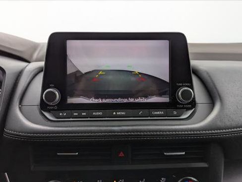 Used 2023 Nissan Rogue S image 27