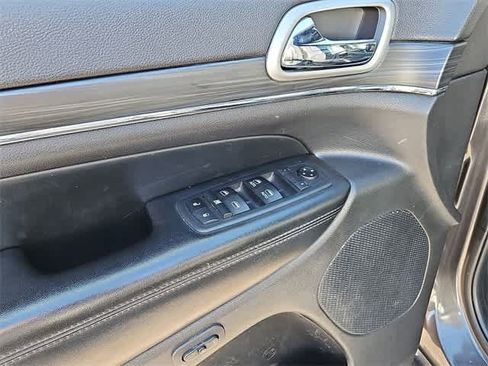 Used 2019 Jeep Grand Cherokee Limited image 30