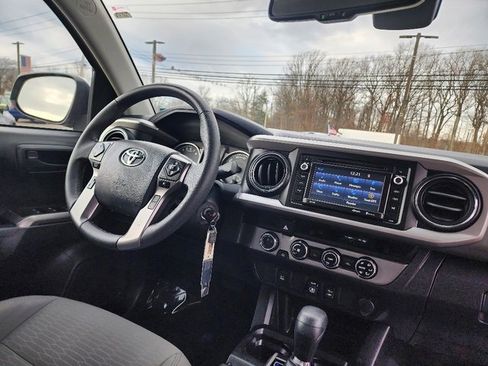 Used 2018 Toyota Tacoma SR5 image 13