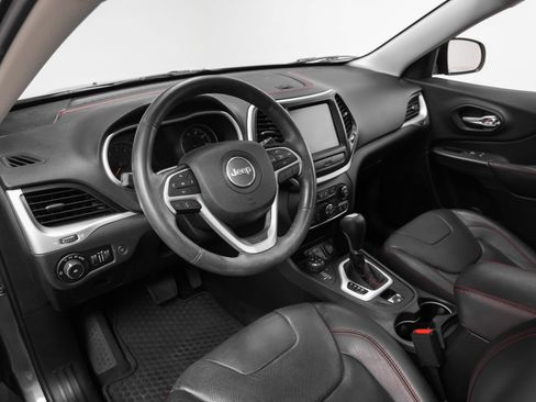 Used 2015 Jeep Cherokee Trailhawk w/ Comfort/Convenience Group AWD/4WD image 42