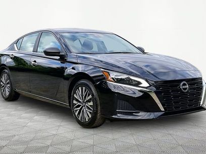 Used 2025 Nissan Altima 2.5 SV