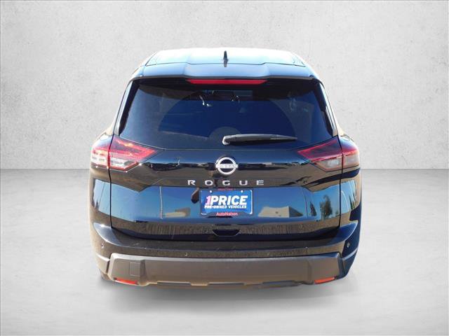 Used 2025 Nissan Rogue SV FWD image 11