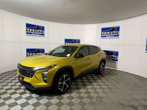 Used 2024 Chevrolet Trax RS w/ Driver Confidence Package FWD image 6