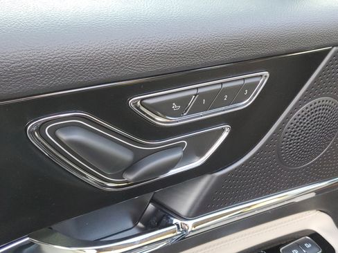 New 2026 Lincoln Corsair Premiere image 9