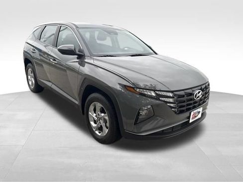 Used 2024 Hyundai Tucson SE AWD/4WD image 3