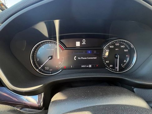 Used 2023 Cadillac XT4 Luxury w/ Cold Weather Package AWD/4WD image 12