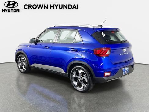 Certified 2025 Hyundai Venue SEL FWD image 7