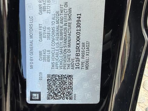 Used 2019 Chevrolet Camaro LT RWD image 23