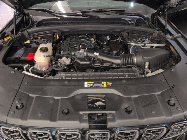 Certified 2024 Jeep Grand Cherokee Summit AWD/4WD image 22
