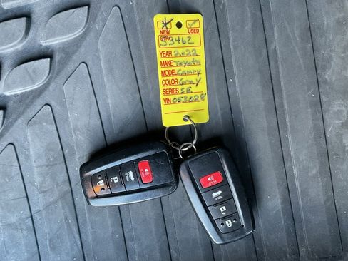 Used 2022 Toyota Camry SE image 22