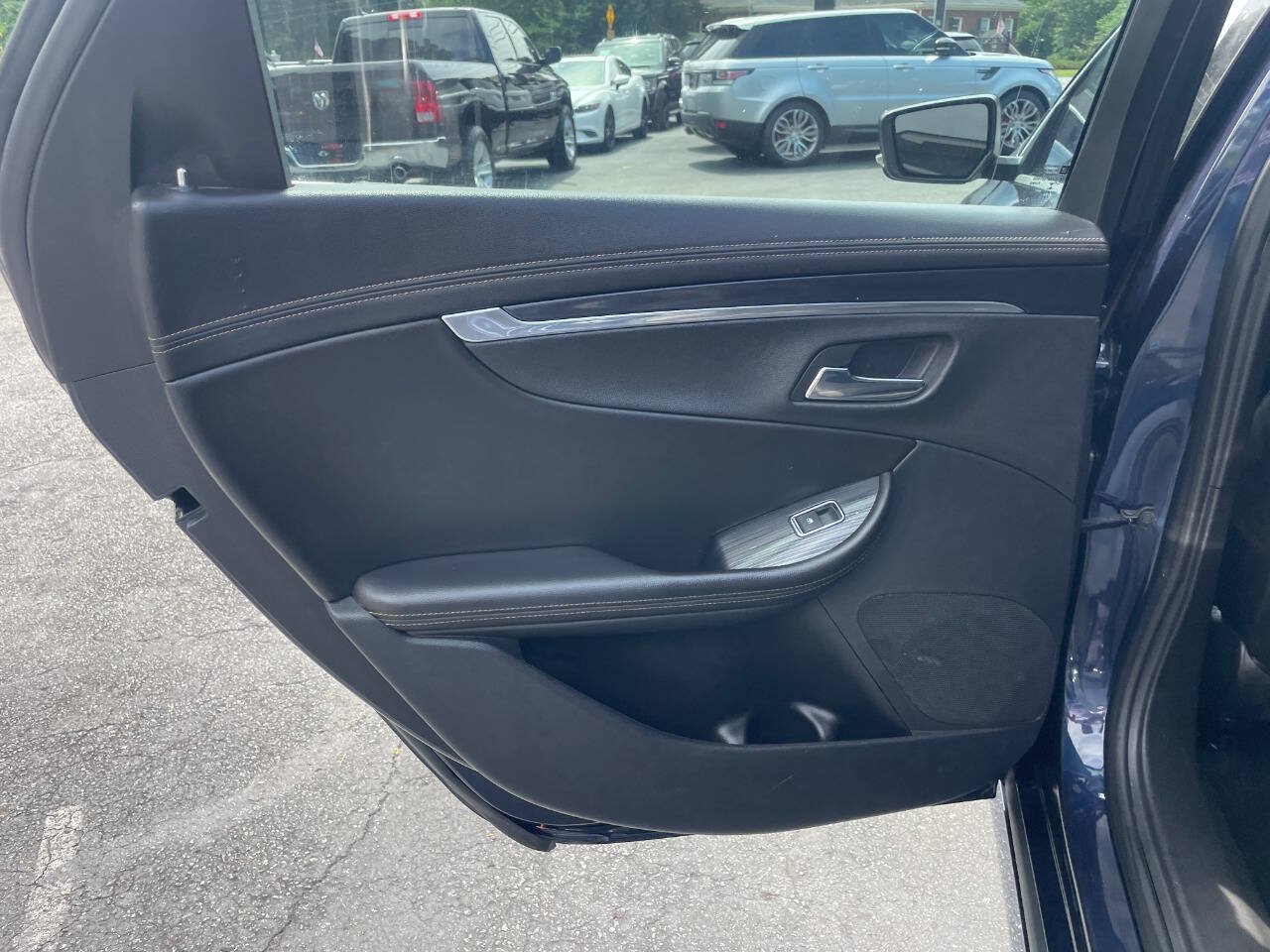 Used 2016 Chevrolet Impala LT w/ Convenience Package FWD image 21