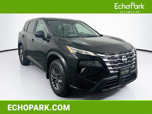 Used 2025 Nissan Rogue S FWD image 1