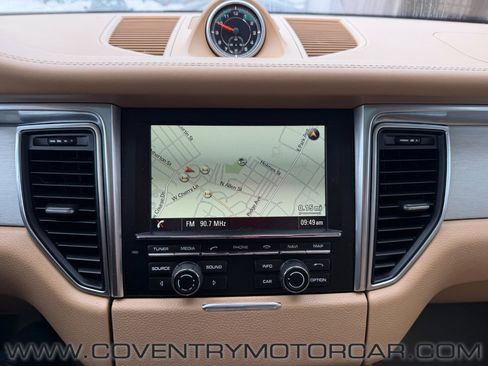 Used 2015 Porsche Macan Turbo image 15