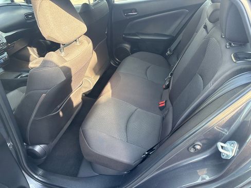 Used 2020 Toyota Prius LE image 27