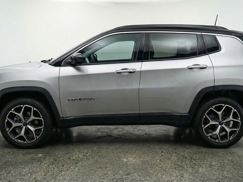 Used 2025 Jeep Compass Limited image 5