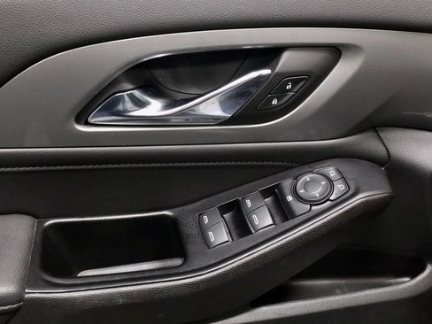 Used 2023 Chevrolet Traverse LT image 22