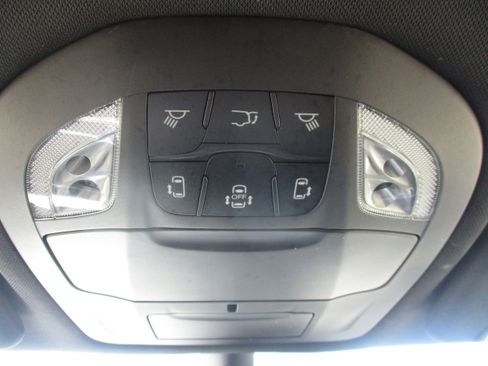 Used 2025 Chrysler Pacifica Select image 30