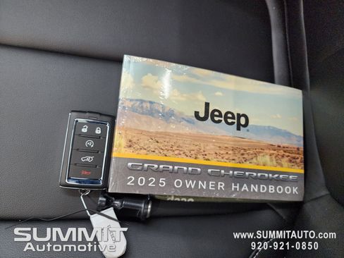 New 2025 Jeep Grand Cherokee Limited w/ Black Appearance Package image 49