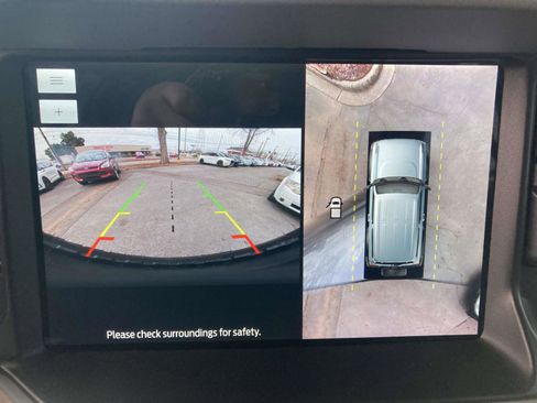 Used 2023 Ford Bronco Badlands image 23