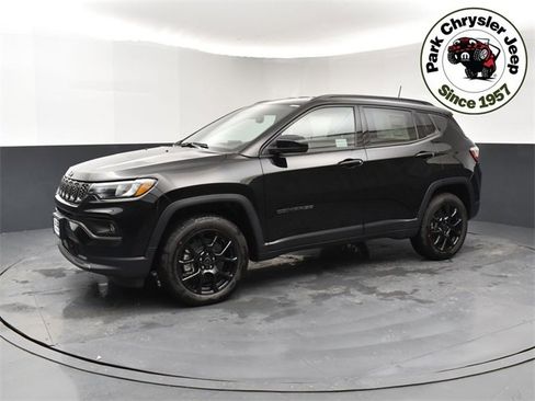 New 2026 Jeep Compass Latitude image 3