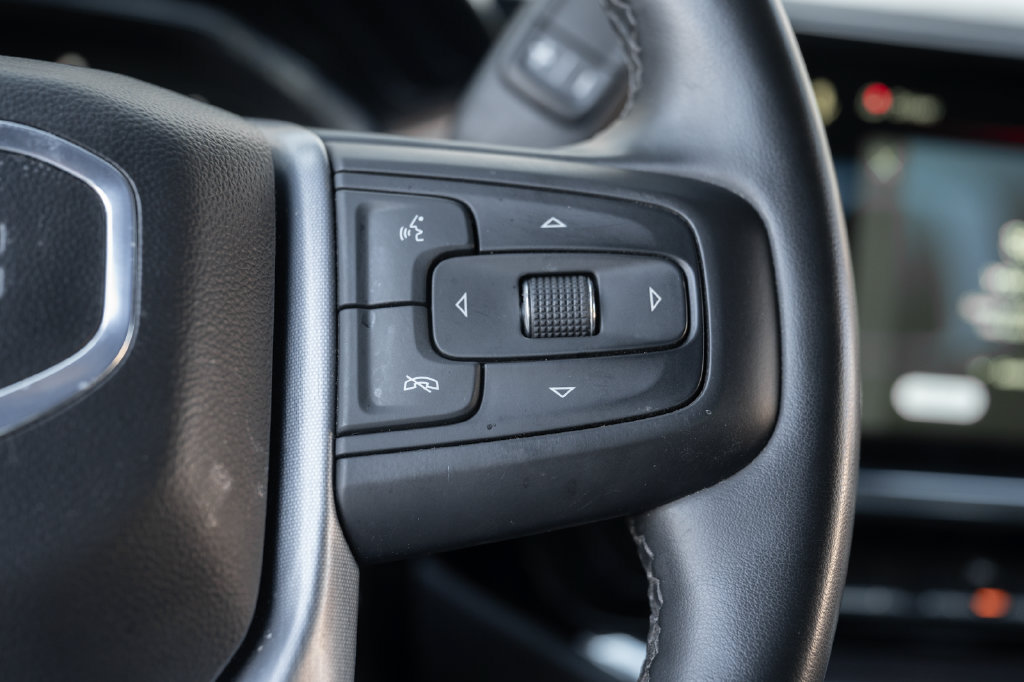 Used 2025 GMC Sierra 1500 SLT AWD/4WD image 25