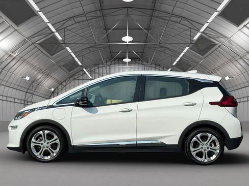 Used 2017 Chevrolet Bolt LT image 4
