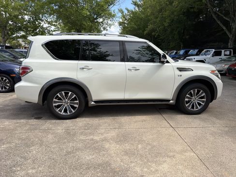 Used 2017 Nissan Armada SL w/ Interior Lighting Package RWD image 8