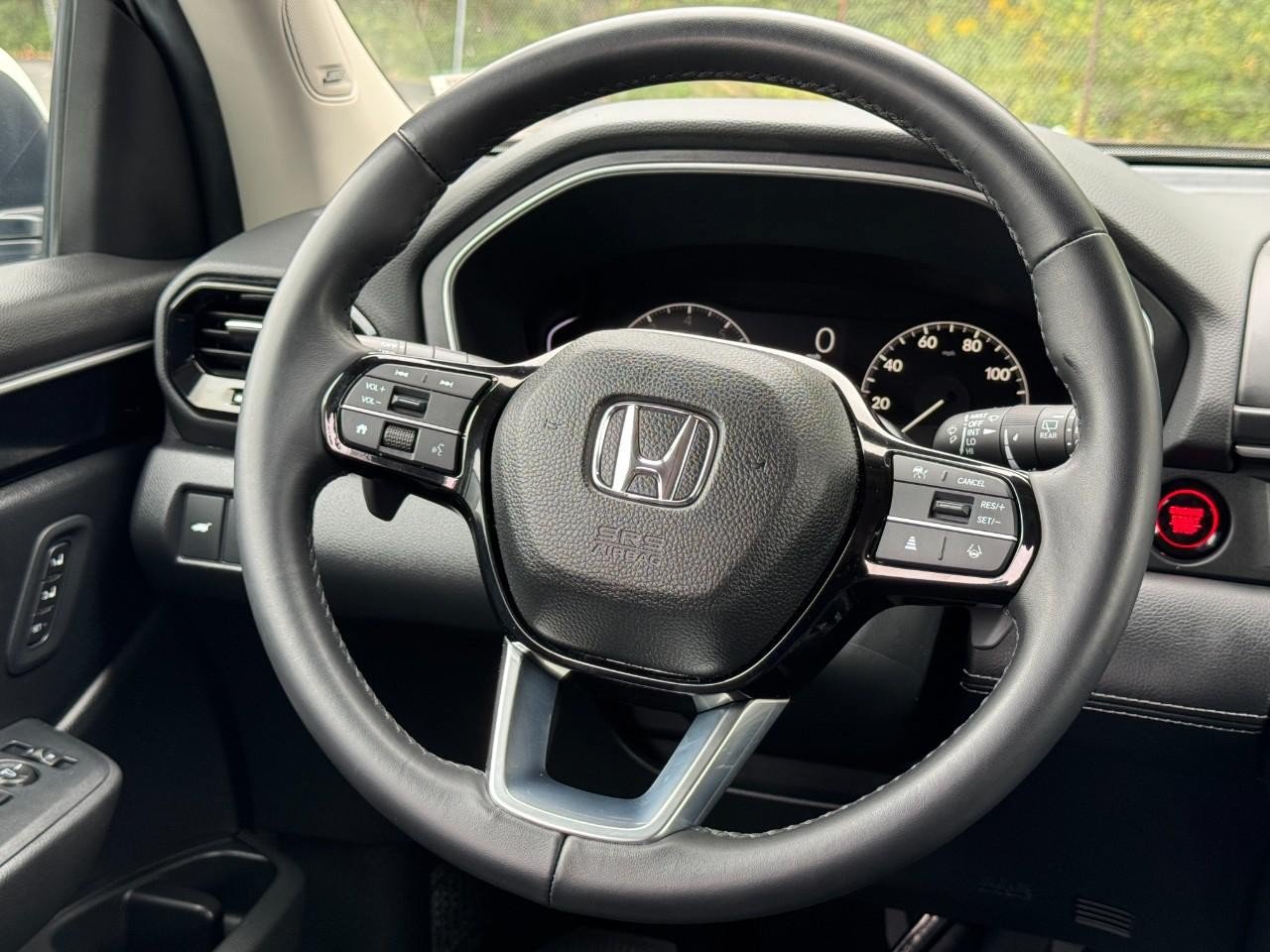 Certified 2025 Honda Pilot Touring image 16